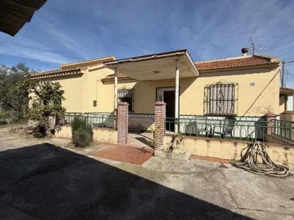 Casa rural en avenida Portales del Peñón s/n photo 1