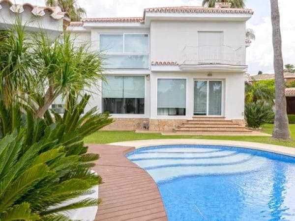 Casa independiente en calle Wilkinson thumbnail 2