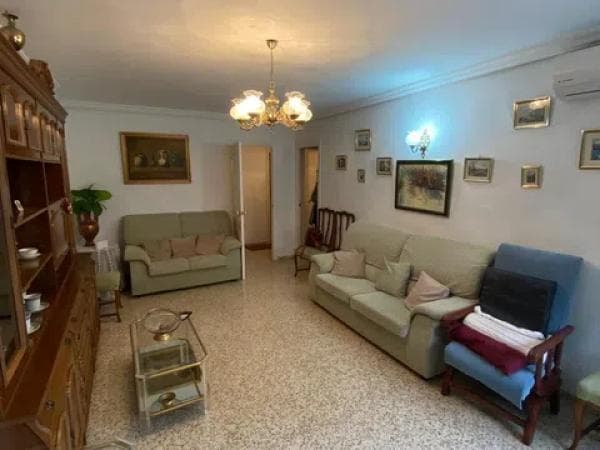 Venta de piso en Barrio Ciudad Jardín, Málaga
thumbnail 1