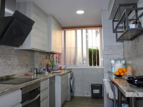 Venta de piso en Calle Sabio Muñaton, Málaga
photo 1