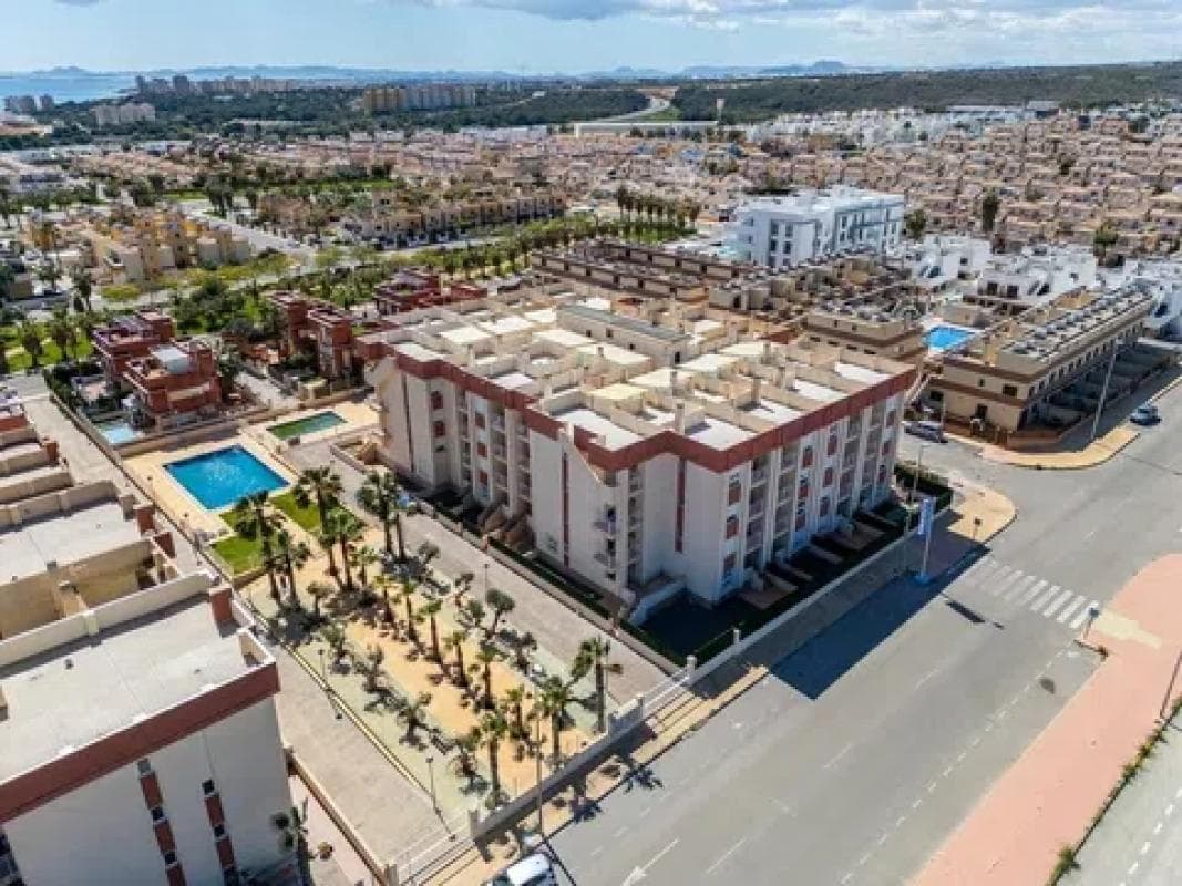 Venta de piso en Barrio Lomas de Cabo Roig, Orihuela
photo 3