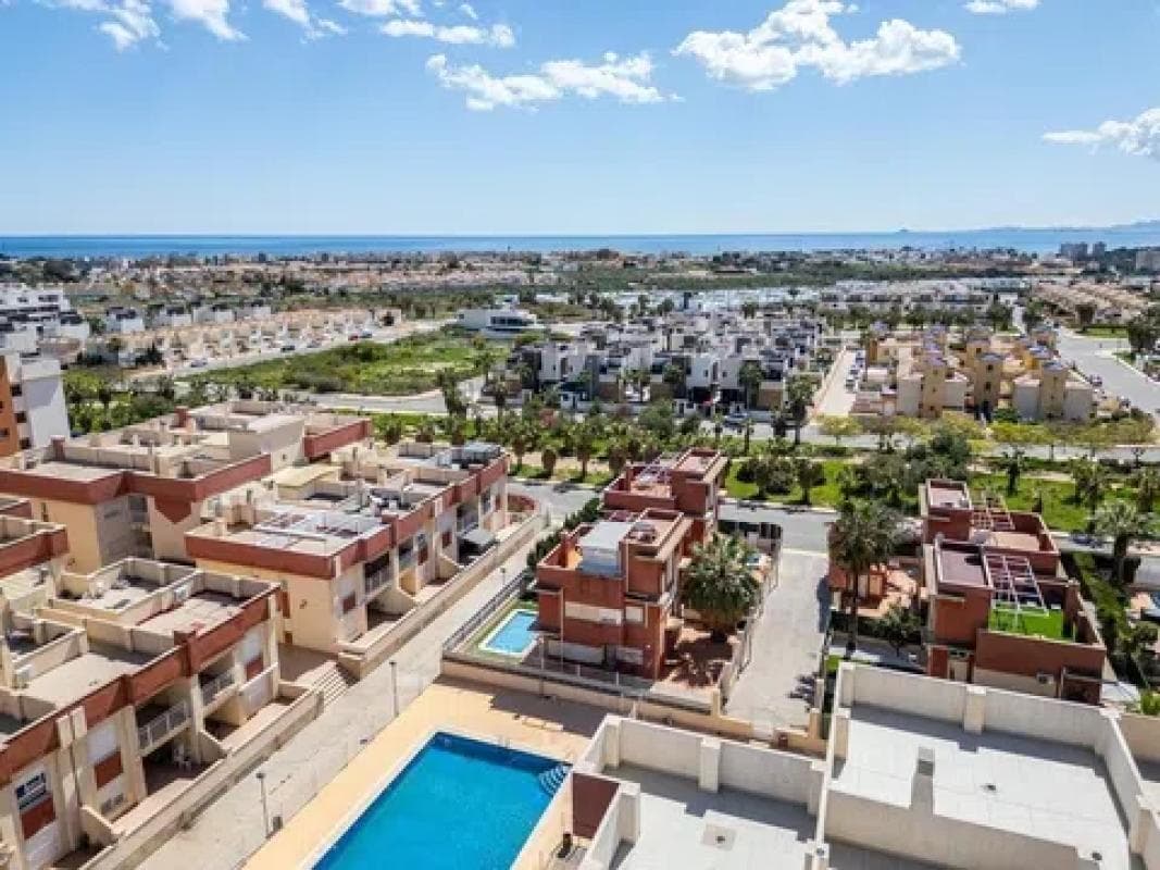 Venta de piso en Barrio Lomas de Cabo Roig, Orihuela
photo 5