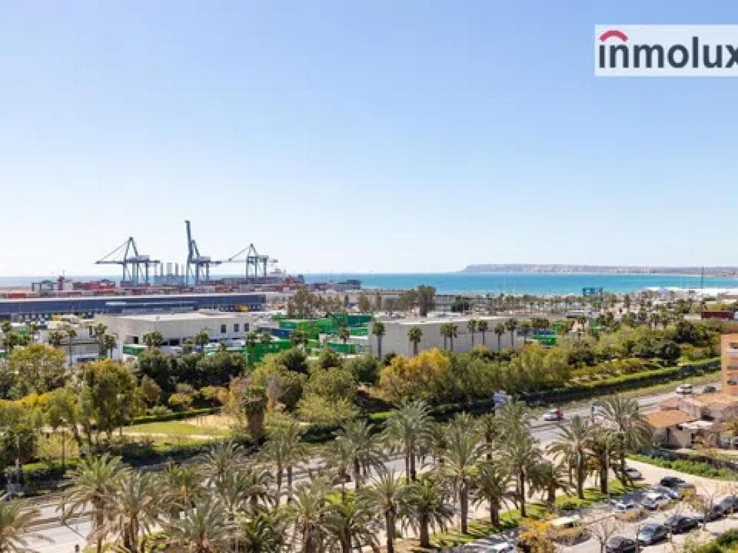 Venta de piso en Calle Nadadora Carmen Soto, Alicante / Alacant
photo 3
