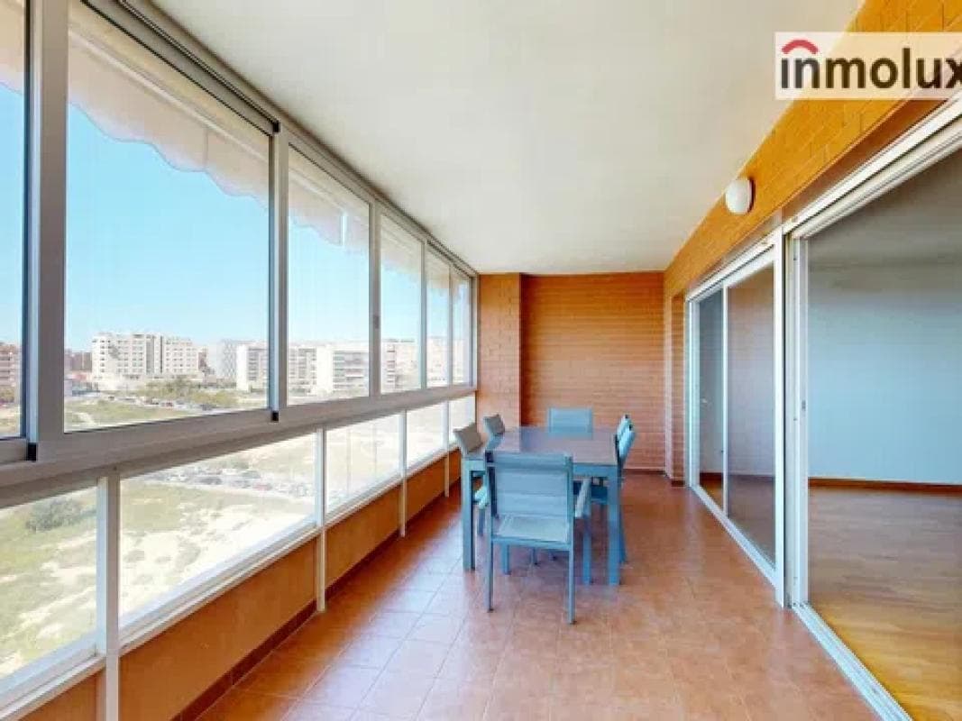 Venta de piso en Calle Nadadora Carmen Soto, Alicante / Alacant
photo 5