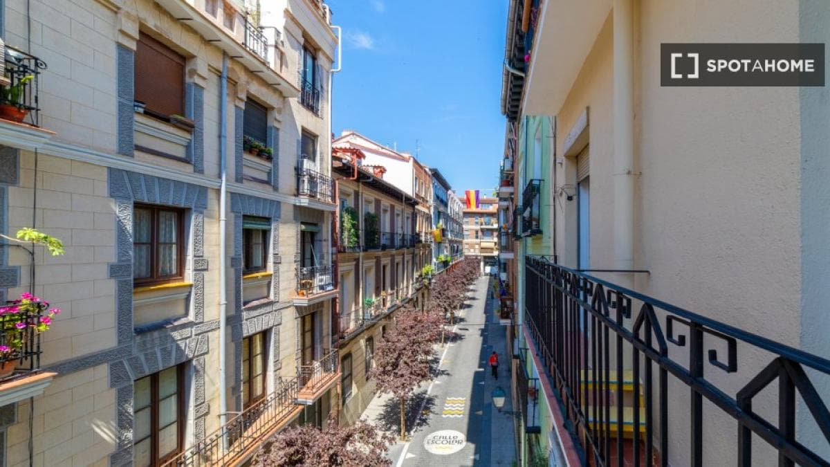 Properties for sale and rent in Spain photo 4