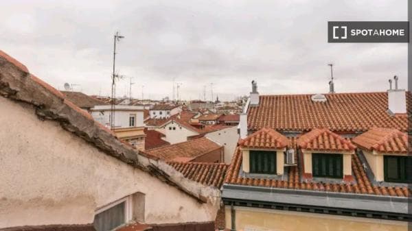 Apartment for rent in C. del Amparo , Madrid thumbnail 1