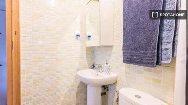 Apartment for rent in C. del Amparo , Madrid thumbnail 2