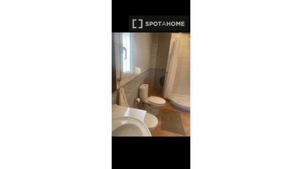 Habitación en piso compartido en Catalunya thumbnail 1