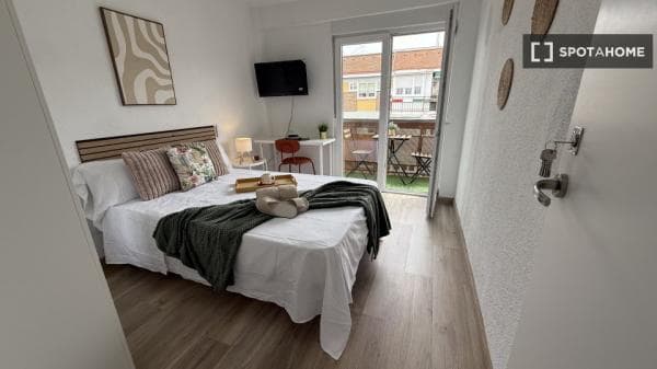 Habitación en piso compartido en alquiler en Alcorcón thumbnail 2