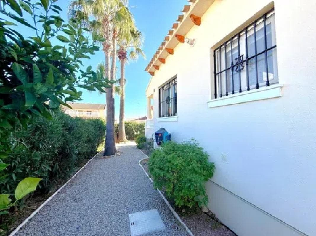 Venta de chalet independiente en Barrio Los Dolses, Orihuela
photo 3