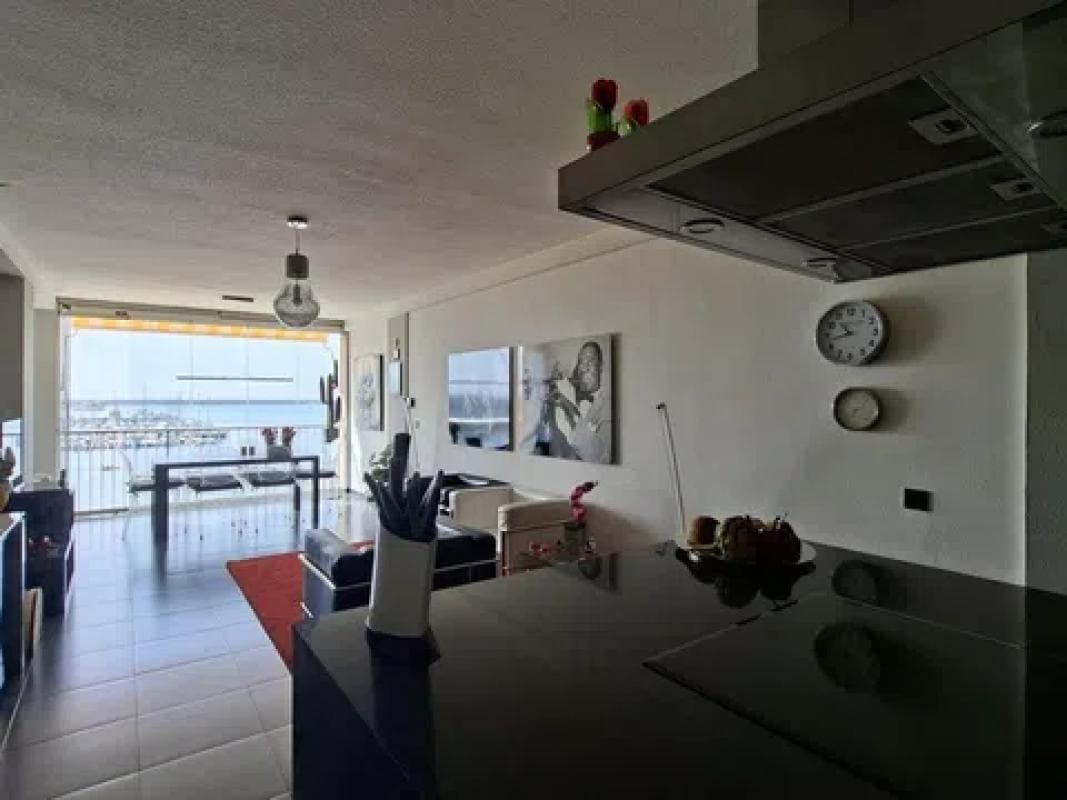 Sale of apartment in Barrio Puerto Deportivo, Torrevieja
photo 3