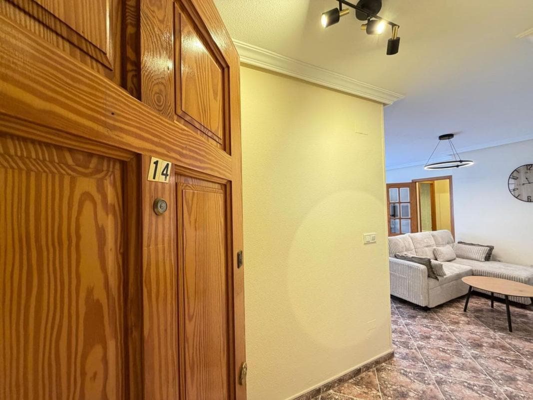 Продажа квартиры на Calle Capitán García Gea, Торревьеха
photo 2