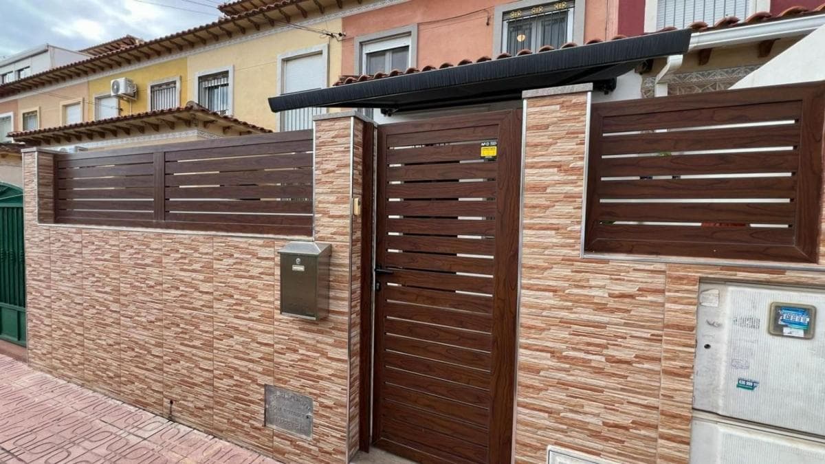 Venta de chalet independiente en Barrio La Siesta - El Salado - Torreta, Torrevieja
photo 2