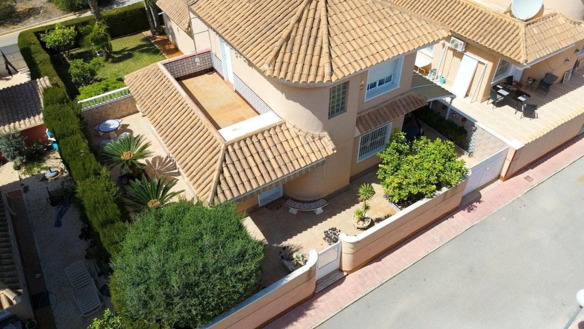 Venta de chalet independiente en Barrio Los Balcones - Los Altos del Edén, Torrevieja
photo 2