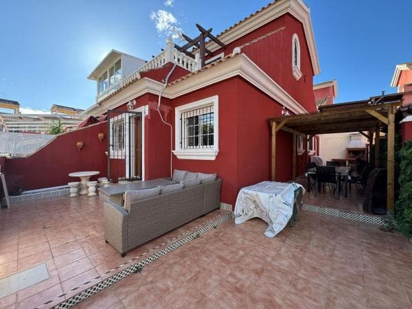 Chalet adosado en calle Ebro, 5 photo 1