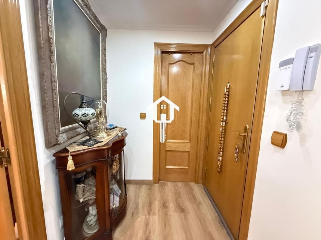 Venta de piso en Calle Hermanos Soto Chápuli, Alicante / Alacant
photo 2