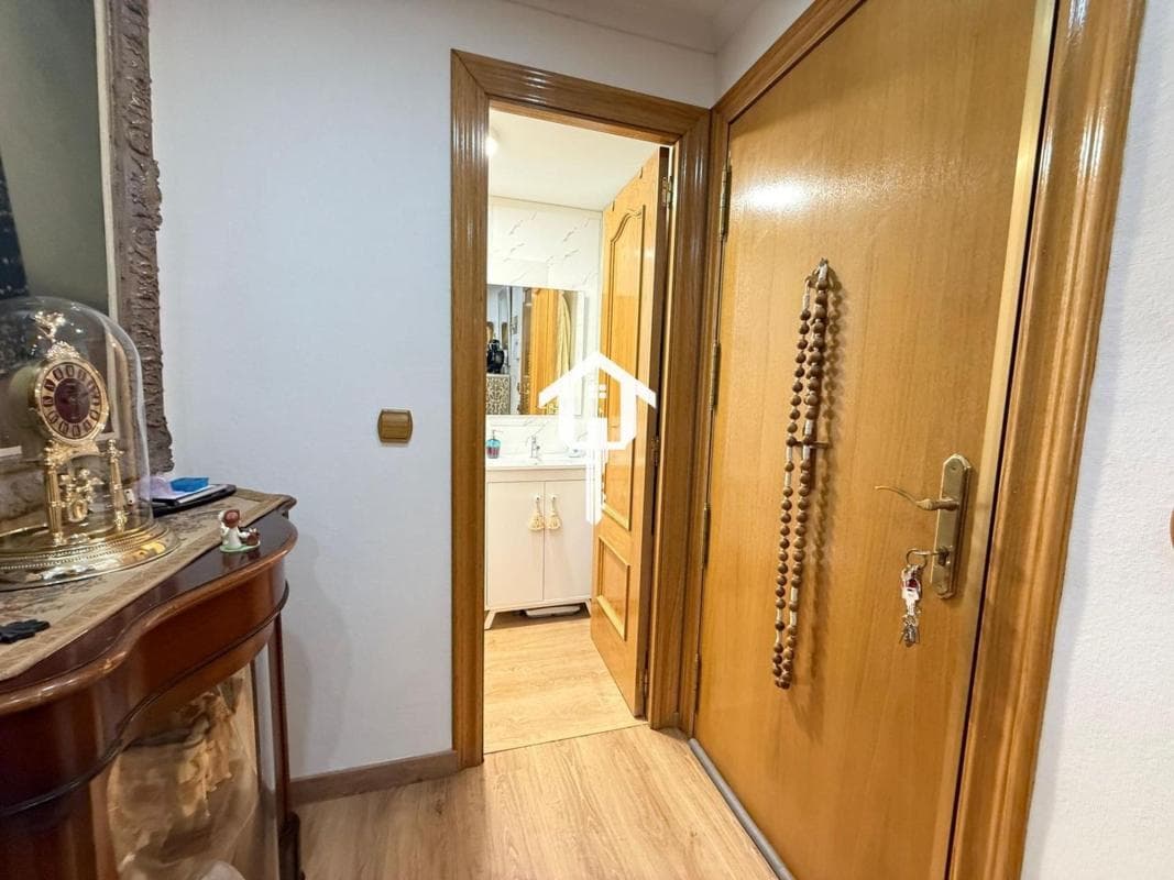 Venta de piso en Calle Hermanos Soto Chápuli, Alicante / Alacant
photo 3