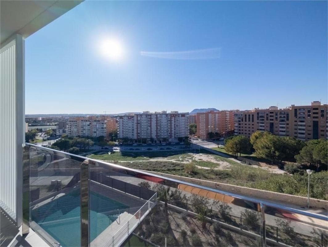 Venta de piso en Barrio Paus, Alicante / Alacant
photo 3