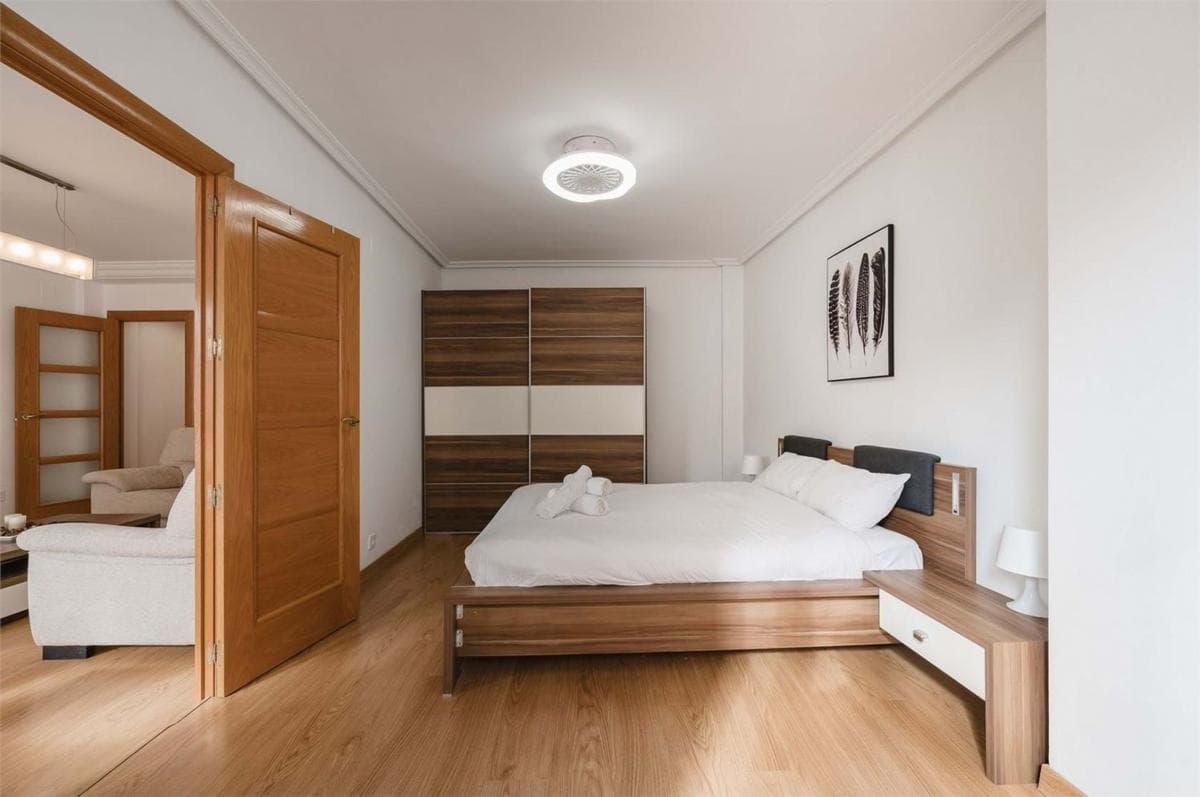 Venta de piso en Barrio Casco Histórico-Santa Cruz, Alicante / Alacant
photo 2