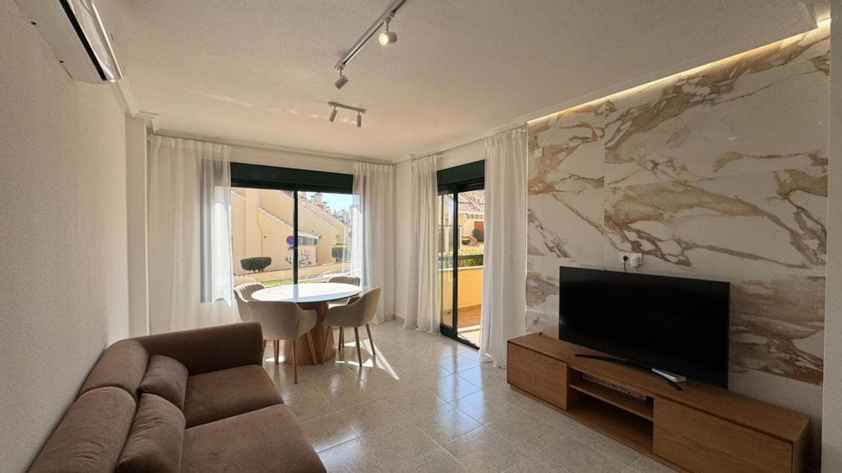 Venta de piso en Calle Jamaica, 359, Orihuela
photo 3