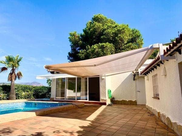 Chalet independiente en venta en Benimeit-Tabaira, Moraira
photo 1