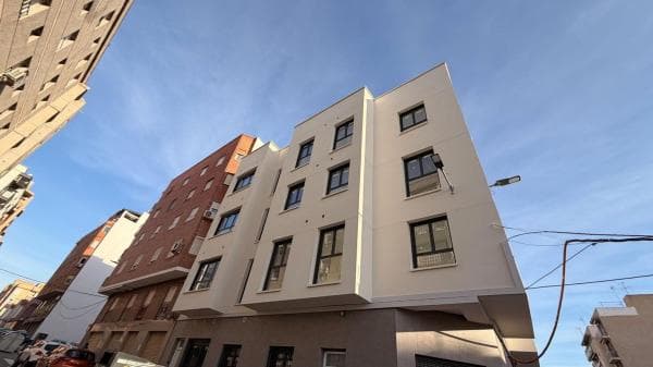 Venta de piso en Barrio San Crispín, Elche / Elx
photo 1