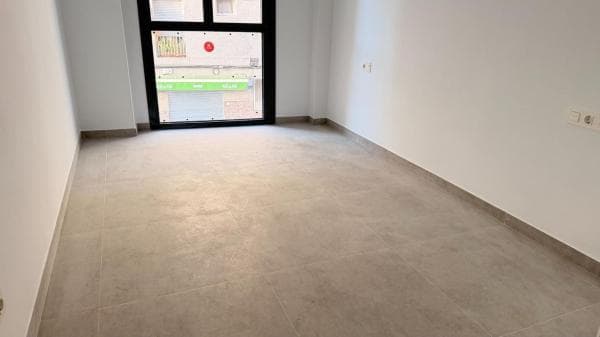 Venta de piso en Barrio San Crispín, Elche / Elx
thumbnail 2