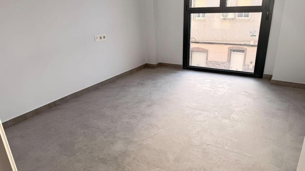 Venta de piso en Barrio San Crispín, Elche / Elx
photo 5