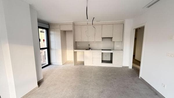 Venta de piso en Barrio San Crispín, Elche / Elx
thumbnail 1