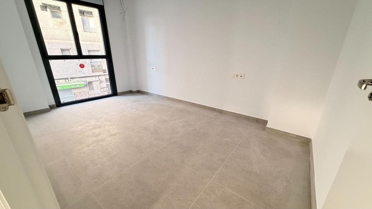 Venta de piso en Barrio San Crispín, Elche / Elx
photo 3