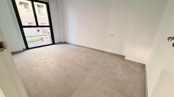Venta de piso en Barrio San Crispín, Elche / Elx
thumbnail 2