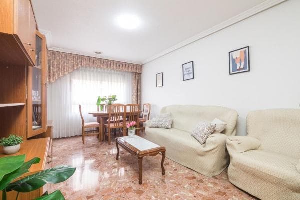 Venta de piso en Barrio Carrús Este, Elche / Elx
photo 1