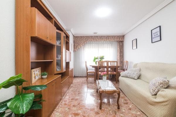 Venta de piso en Barrio Carrús Este, Elche / Elx
thumbnail 1