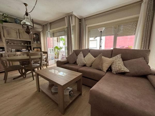 Venta de piso en Barrio Raval de Santa Teresa-El Asilo, Elche / Elx
photo 1