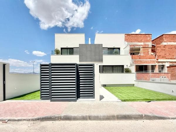 Chalet adosado thumbnail 2