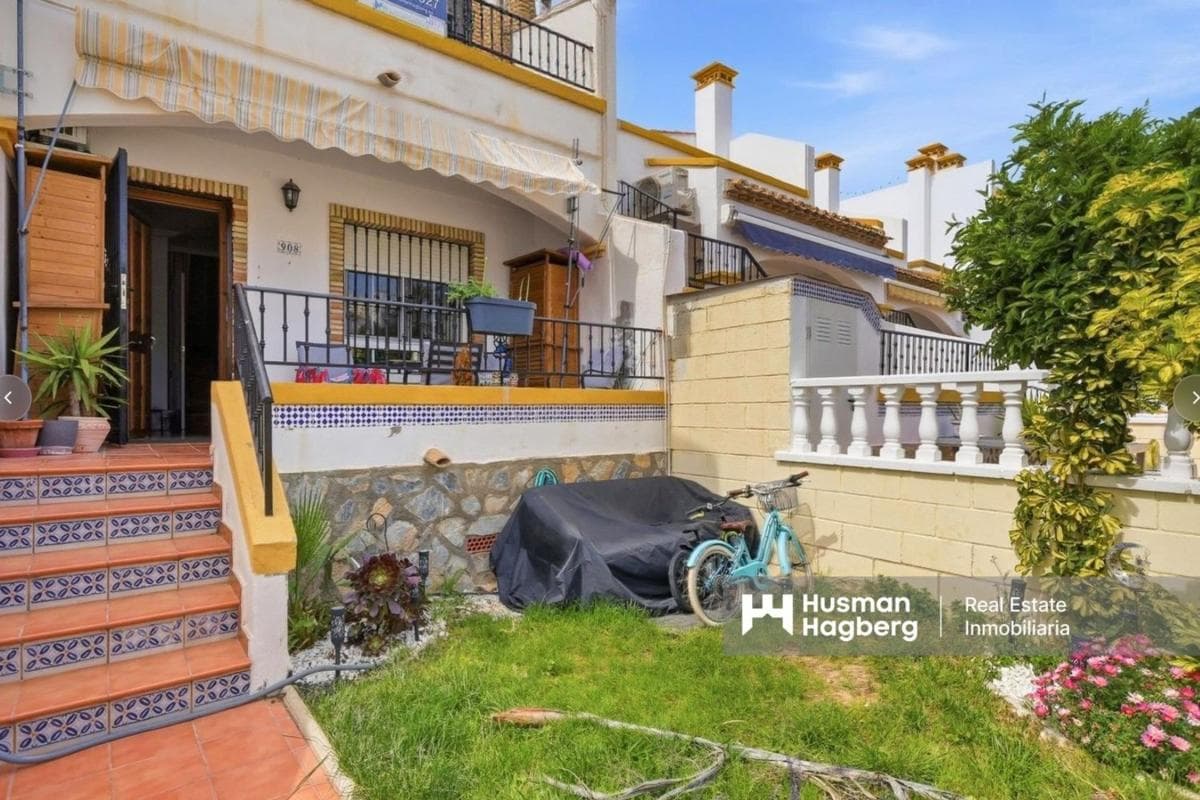 Sale of townhouse in Calle Almendra , Orihuela photo 3