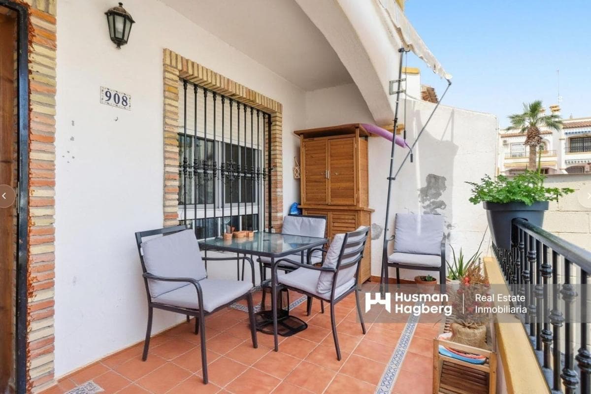 Sale of townhouse in Calle Almendra , Orihuela photo 5