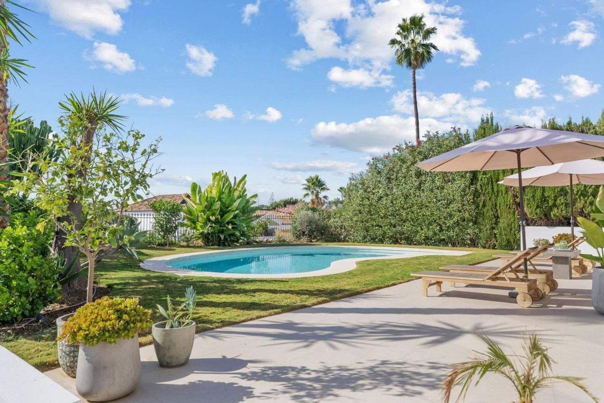 Sale of independent chalet in Calle Sirio, Marbella
photo 3