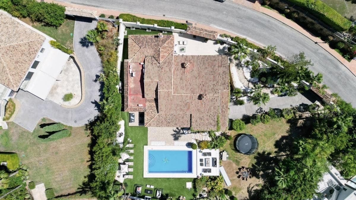 Sale of independent chalet in Barrio Los Naranjos, Marbella
photo 5