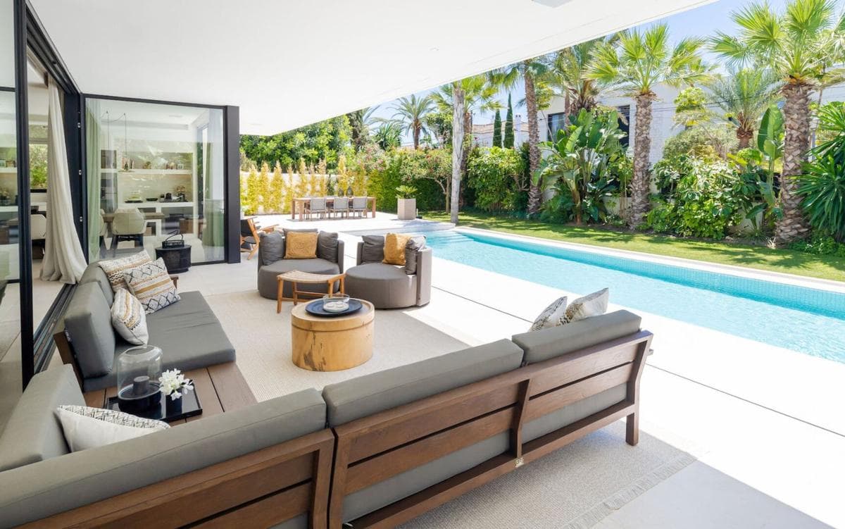 Sale of independent chalet in Avenida de Murcia, Marbella
photo 3