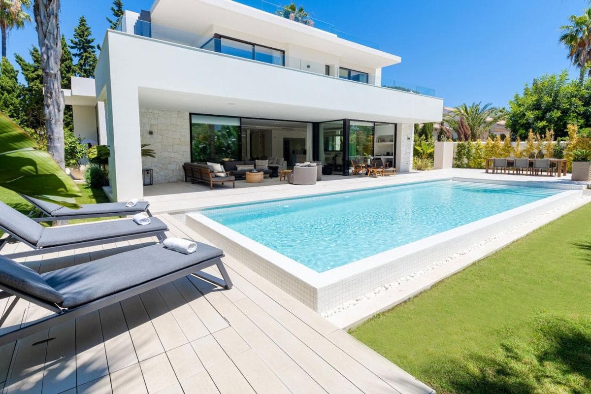 Sale of independent chalet in Avenida de Murcia, Marbella
photo 5