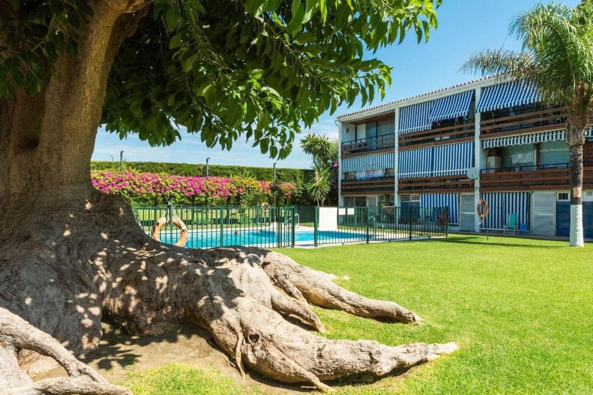Venta de piso en Calle Manuel de Falla, Marbella
photo 3