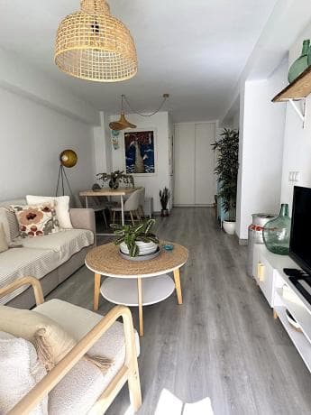 Venta de piso en Calle Pintor Ramos Rosas, 1, Málaga
thumbnail 1