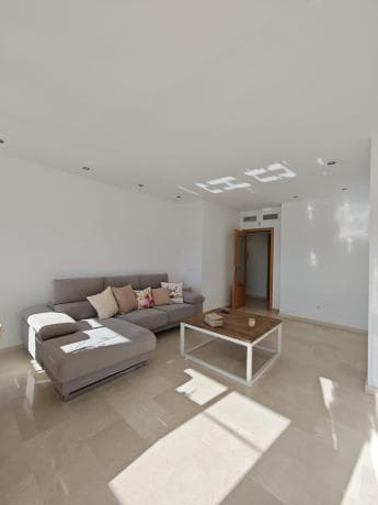 Sale of flat in Avenida las Palmeras, Vélez-Málaga
photo 1