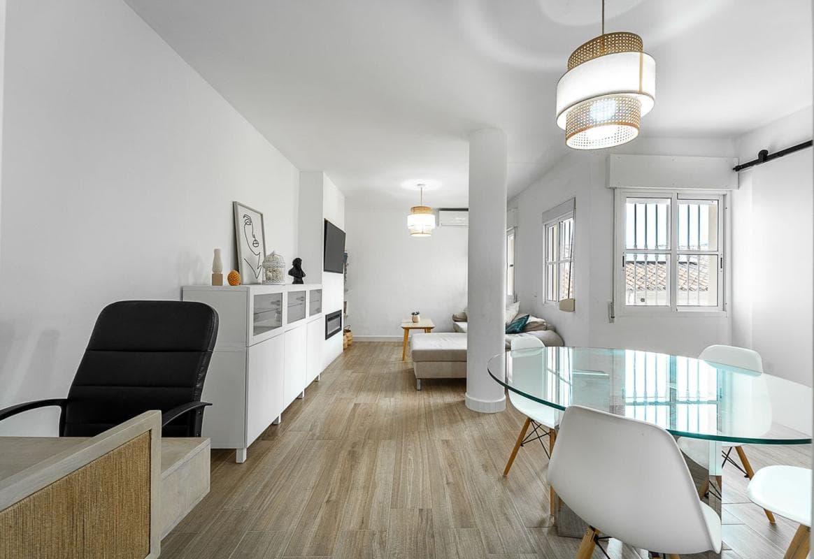Venta de chalet adosado en Calle Coyunda , Vélez-Malaga photo 2