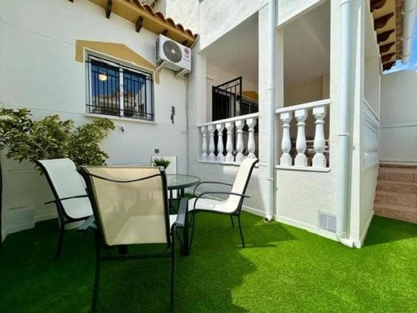 Chalet adosado photo 1