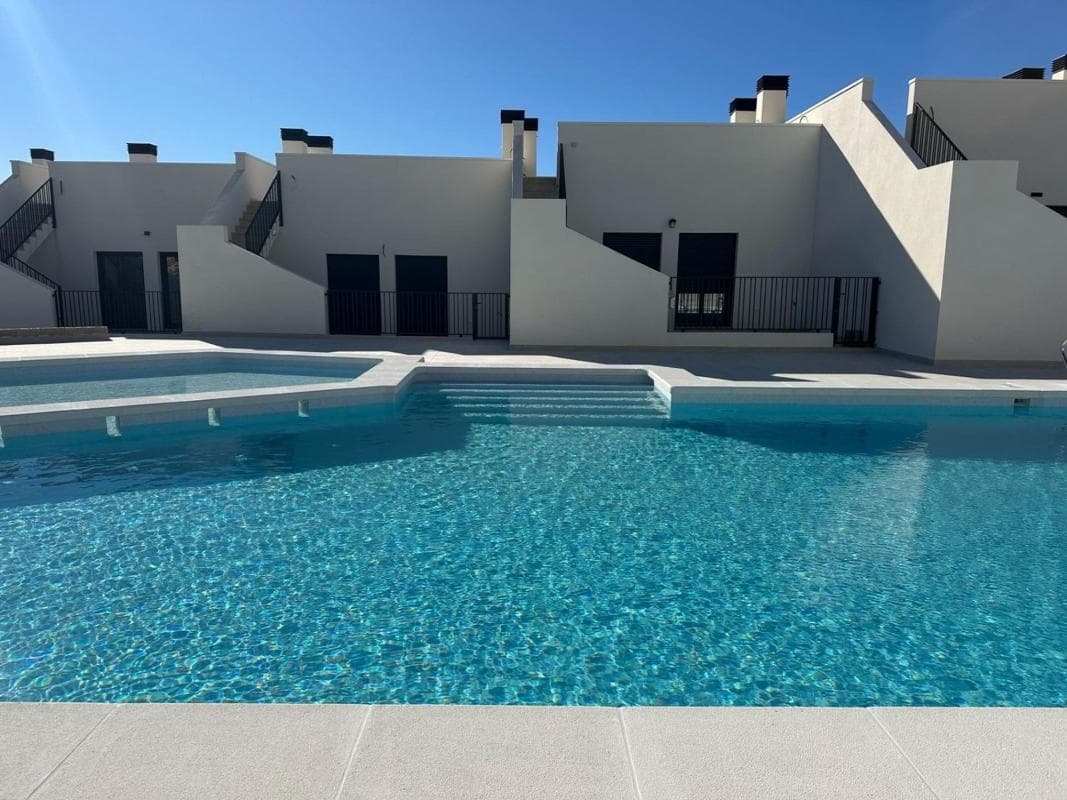 Venta de chalet adosado en Calle de las Amapolas, 13 , Monforte del Cid photo 2