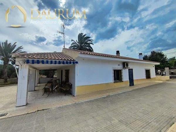 Casa independiente en calle Rebeco photo 1