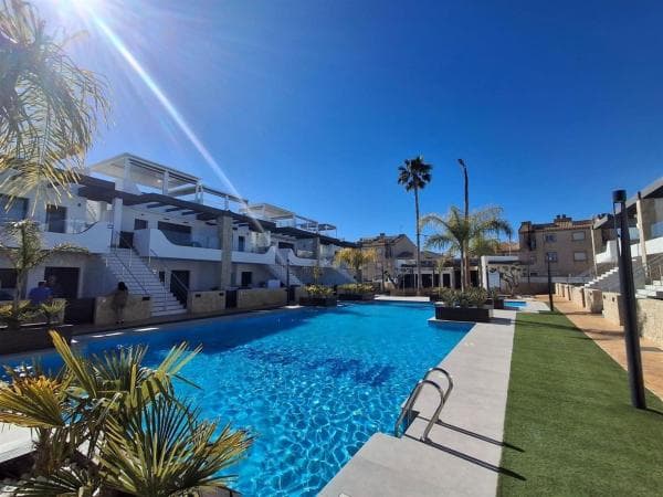 Chalet independiente en venta en Calle Campanario, Orihuela
photo 1