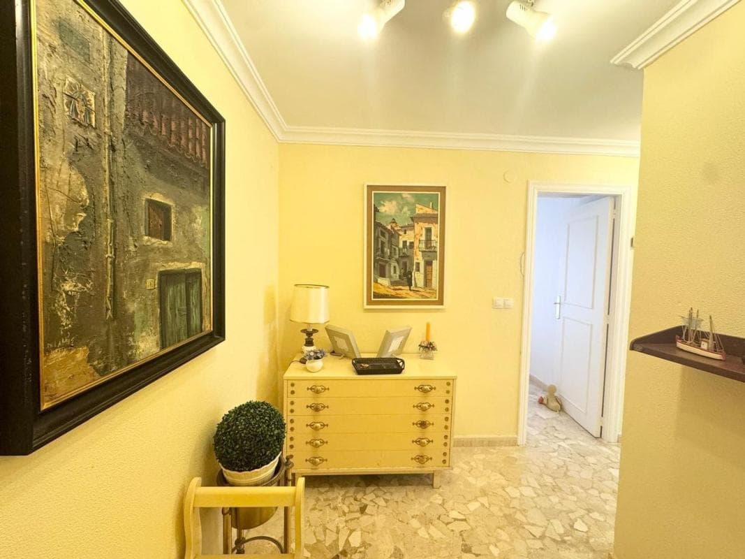 Venta de piso en Avenida de la Costa Blanca, Alicante / Alacant
photo 2
